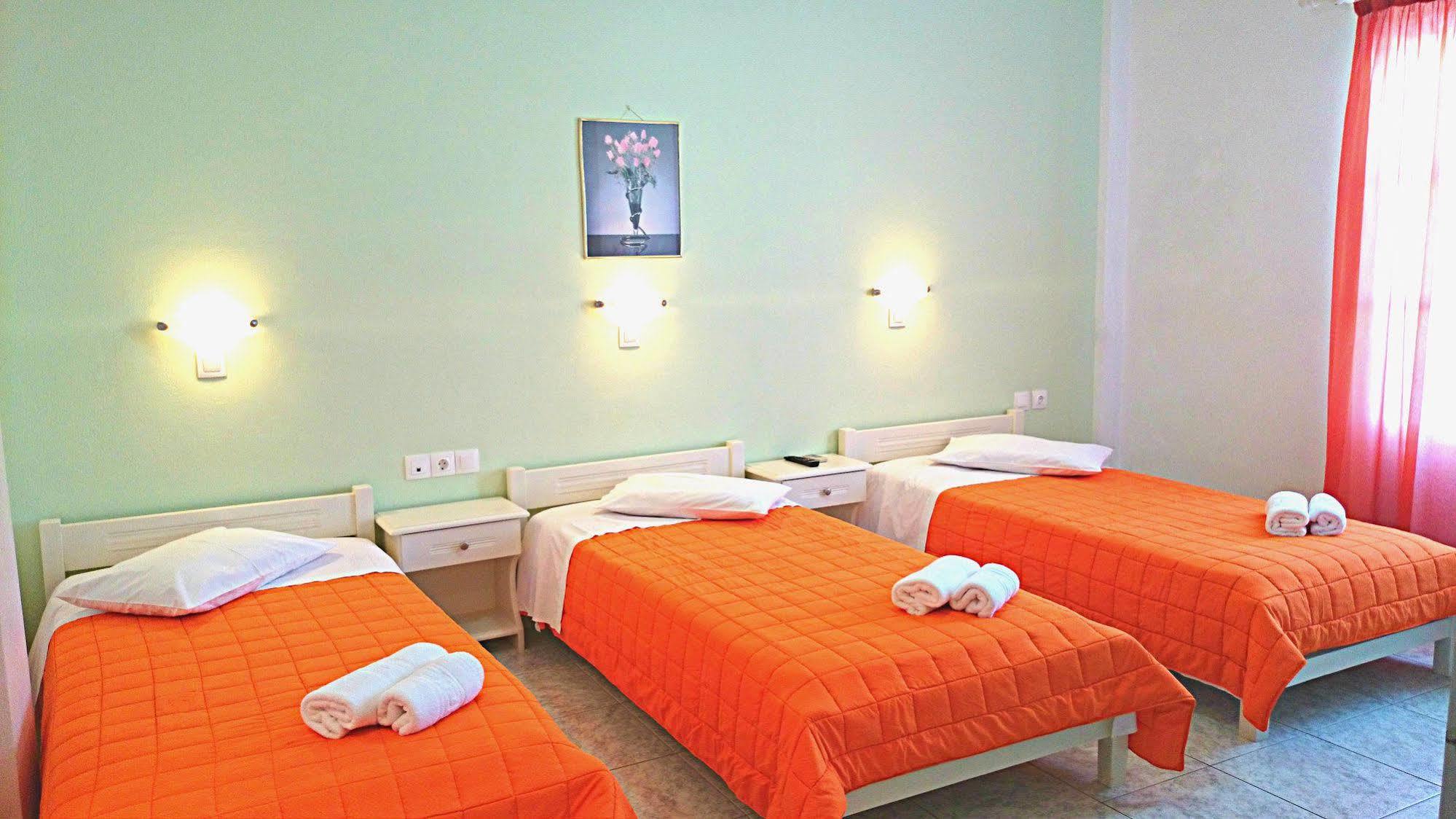Athena Rooms Chora  Bagian luar foto